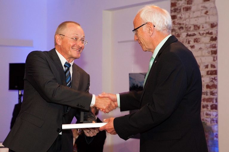 Auszeichnung der Forschungsarbeit von Herrn Dr.-Ing. Wolfgang Meyer