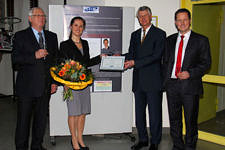 Dr. Ivana Mladenovic erhält den John-Neal-Award