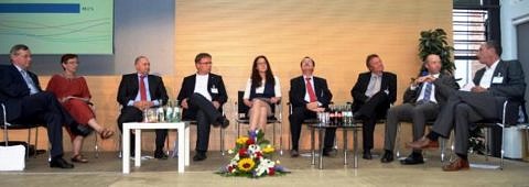 Das Podium der energiepolitischen Diskussion des IHK-Verbunds Mittelhessen