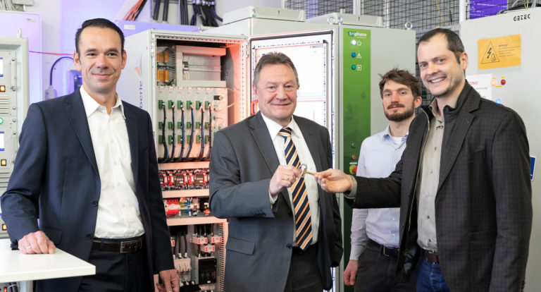 FAU erhält Demonstrator von der Firma A. Eberle für Forschung und Lehre